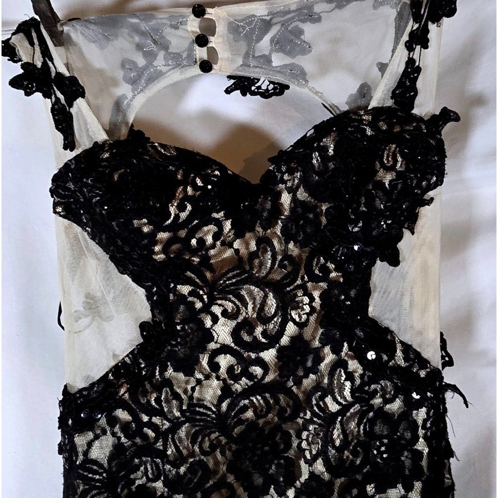 NWT‎ Black Lace Overlay Sheer Dress Gold Underlay Evening Formal Gown XS